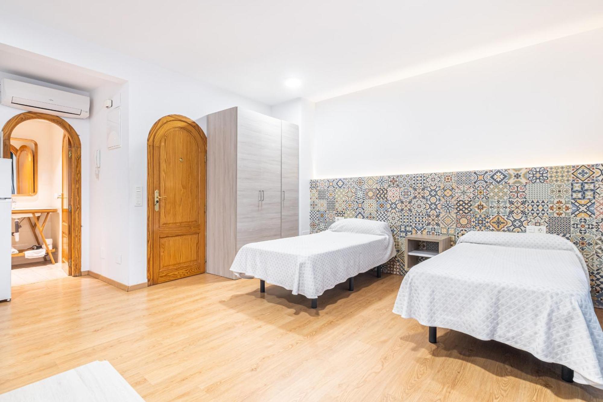 Apartamentos El Castell Benidorm Old-Town Exterior photo
